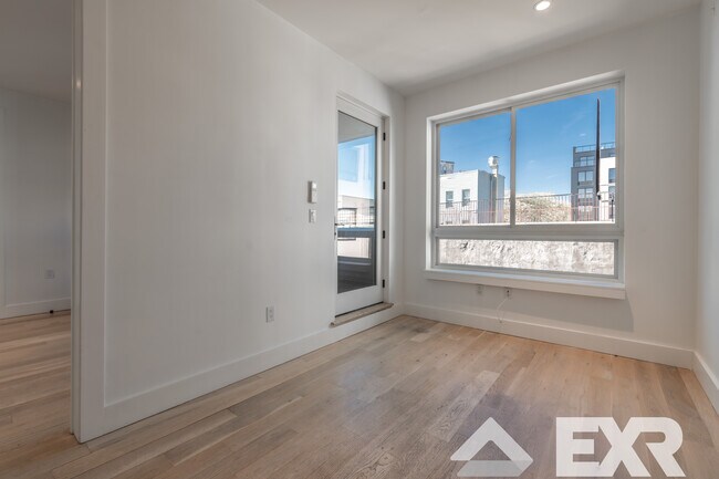 Building Photo - 246 Johnson Ave
