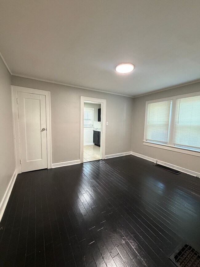 Foto del edificio - 1028 N Olney St