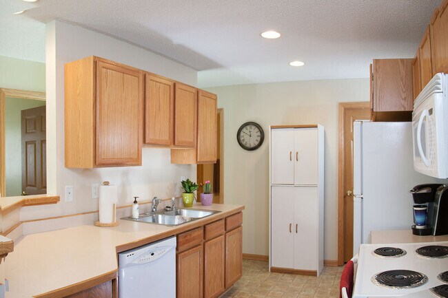 Foto del edificio - 540 Lulu Ln