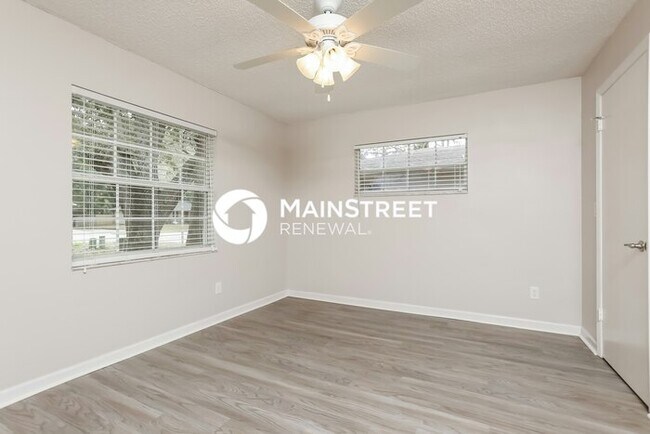 Foto del edificio - 3 Bedroom Pet-Friendly Home in Eustis, FL ...