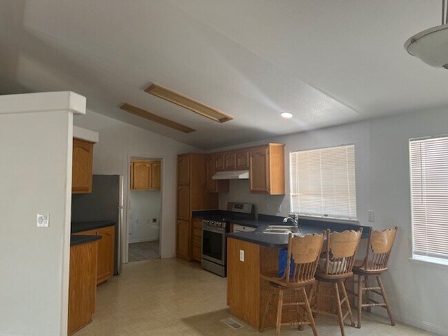 Foto del edificio - Willow Glen,  3 Bedrooms 2 Baths, Large si...