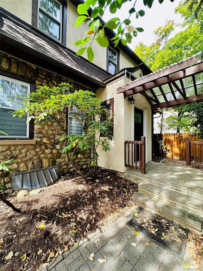 Foto del edificio - 283 N Middletown Rd