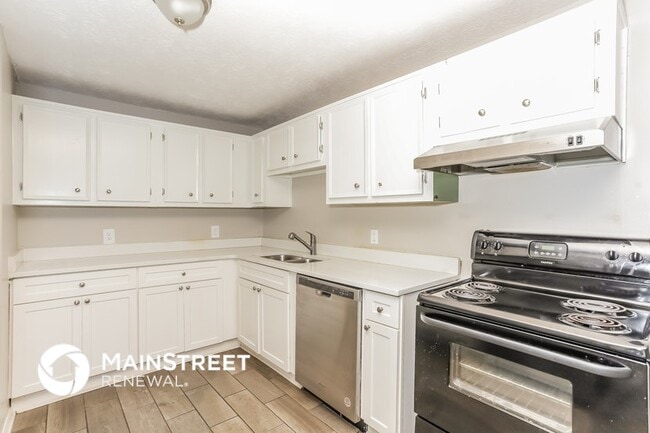 Building Photo - 5906 S Quail Dr