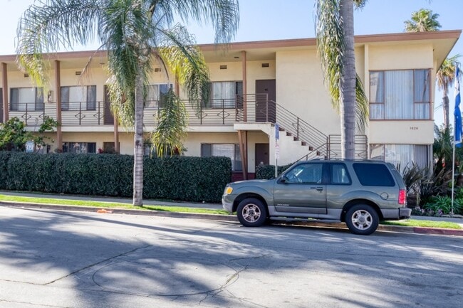 Interior Photo - Long Beach Terraces