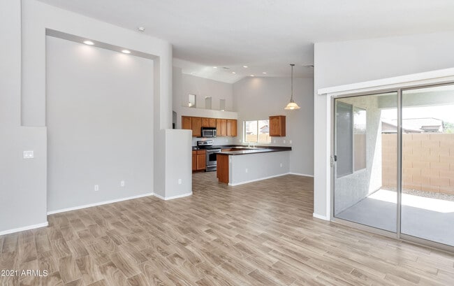 Foto del edificio - 5253 W T Ryan Ln