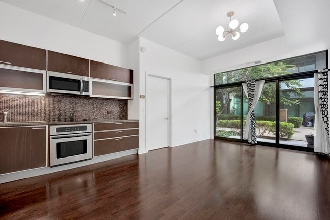 Foto del edificio - 660 W Wayman St