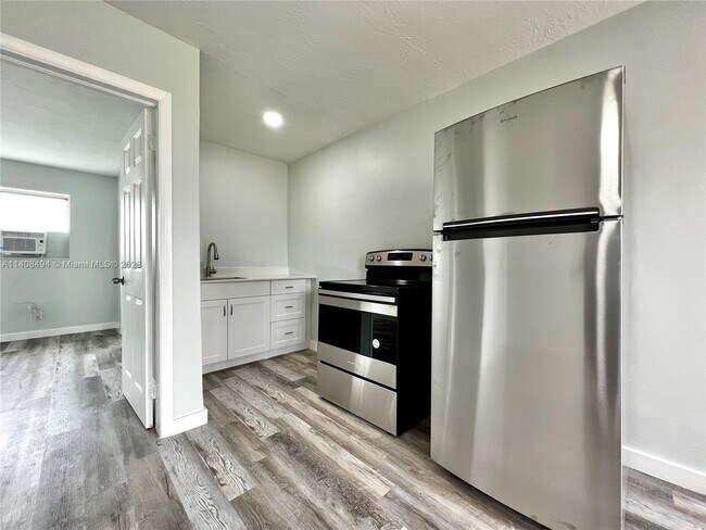 Foto del edificio - 750 NW 9th Ave