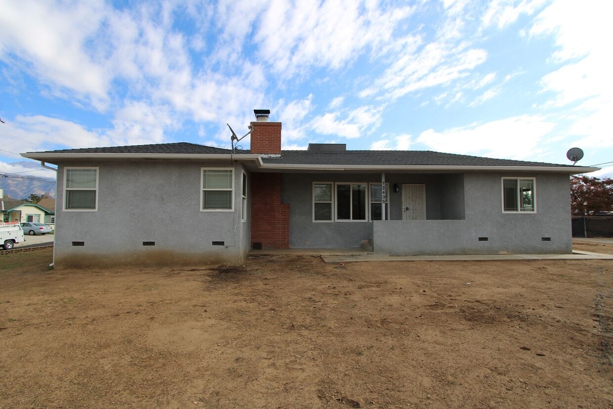 12435 5th St Unit 12435 5th St, Yucaipa, CA 92399 Room for Rent in