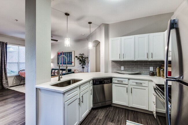 Foto del edificio - Enjoy 1 Month Free Rent – Apply Today!