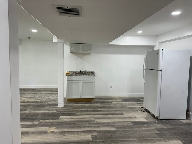 Building Photo - 96 Neill Dr
