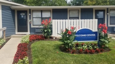Building Photo - Willowood East