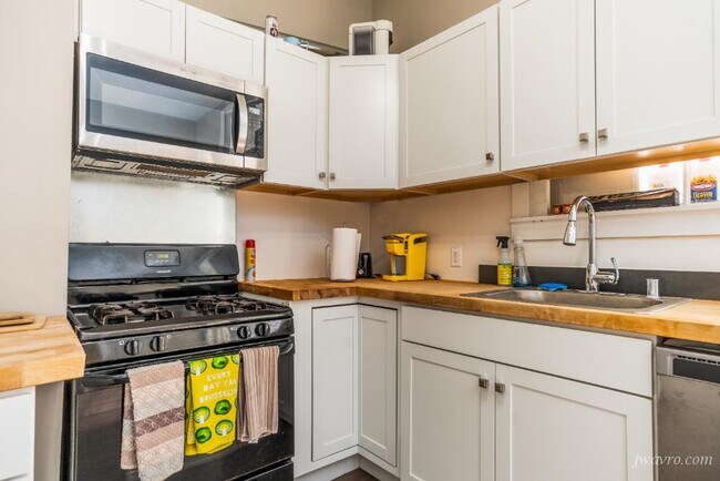 Building Photo - 266 Connecticut St