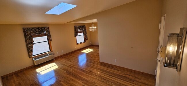 Building Photo - 416 68th St
