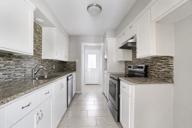 Foto del edificio - 1833 Country Village Blvd