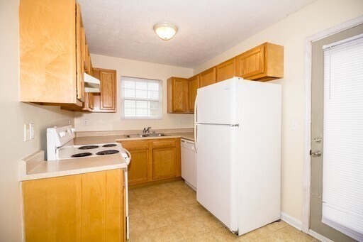Building Photo - 1408/1410 Creekside