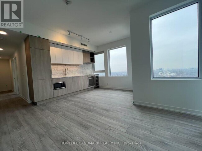 Photo du bâtiment - 2020-2020 Bathurst St