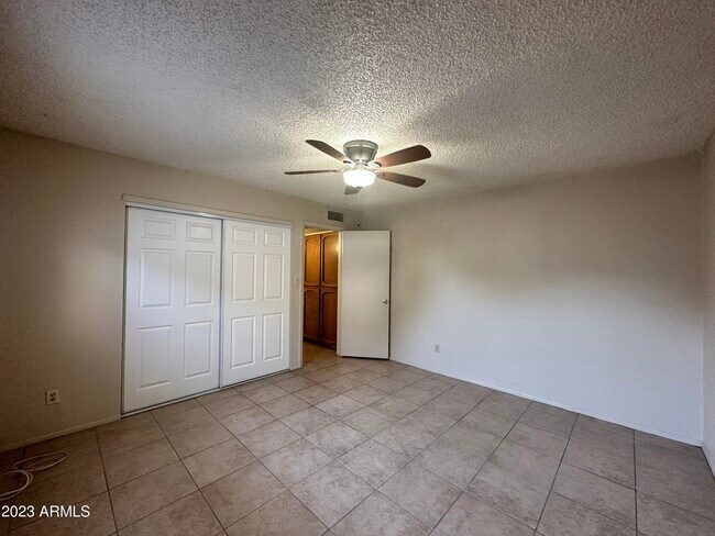 Building Photo - 2227 24TH Pl