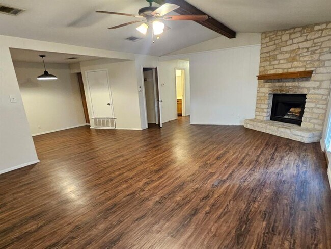 Foto del edificio - 802 Kimberly St