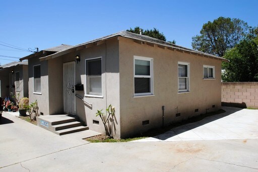 Primary Photo - 9523 Flower St