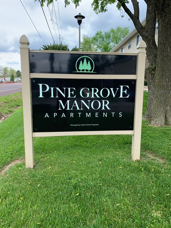 Foto del edificio - PINE GROVE MANOR