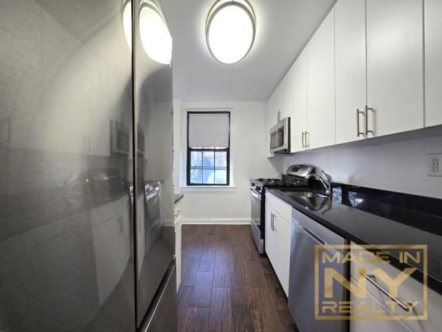 Foto principal - 2 bedroom in SUNNYSIDE GARDENS NY 11104