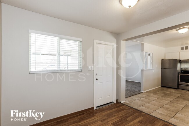 Foto del edificio - 2114 W Sunnyside Dr