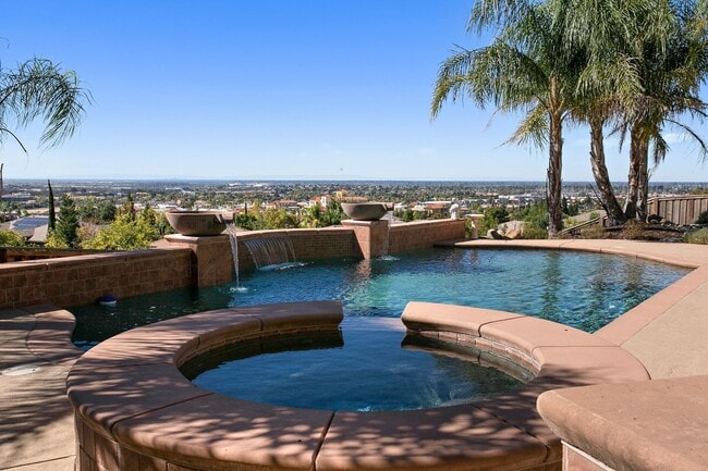 Building Photo - 5 br, 4 bath House - 407 Serpa