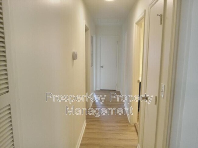 Building Photo - 3603 Ukraine Dr