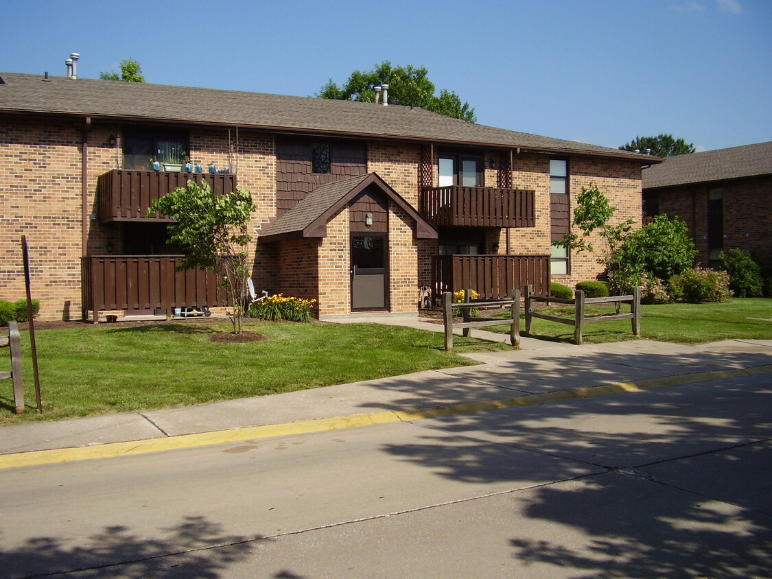 Primary Photo - 2 bd, 2 ba Smithton Condo, E Columbia near...