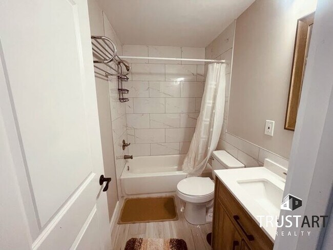 Building Photo - 3 bedroom house near Olney