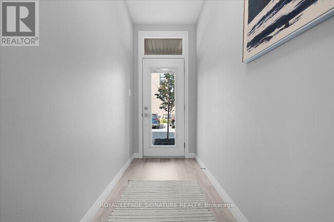 Photo du bâtiment - 270 Melvin Ave