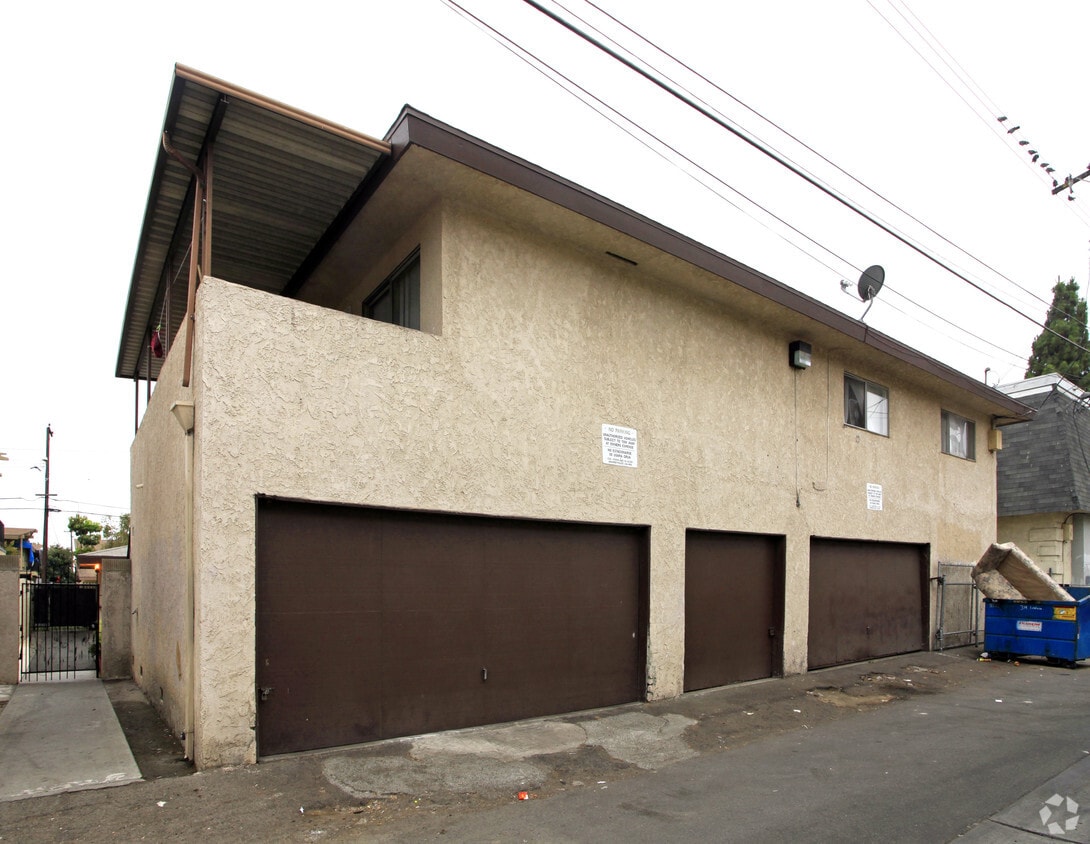Building Photo - 311 E Leatrice Ln