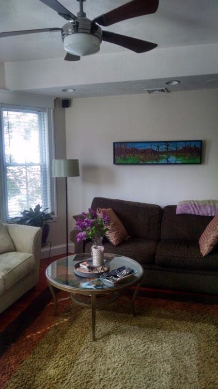 Foto del edificio - 211 W 8th St