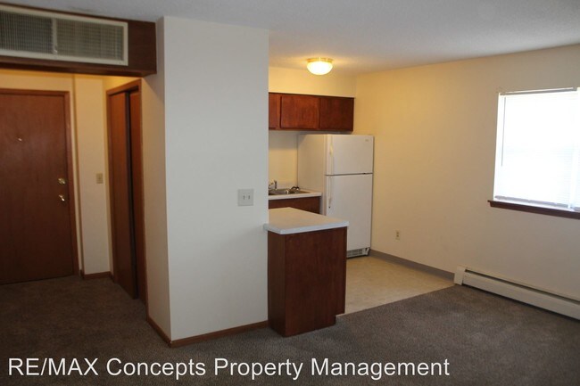 Building Photo - 405 8th St SW