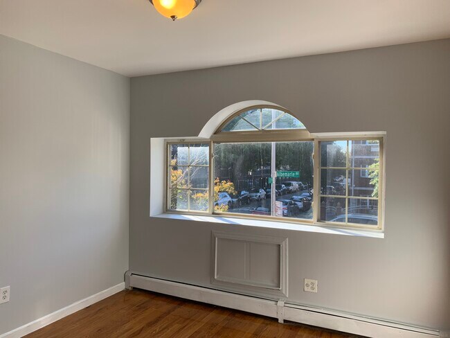 Building Photo - 2823 Albemarle Rd