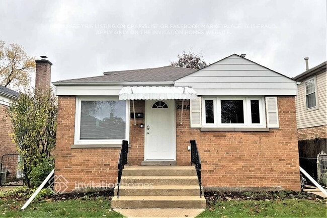 Building Photo - 2526 Maple St