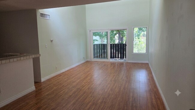 Foto del edificio - 18645 Hatteras St