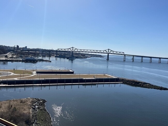 Foto del edificio - 750 Davol St