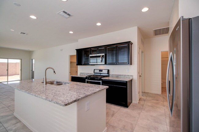 Building Photo - 5339 S 12th Ave