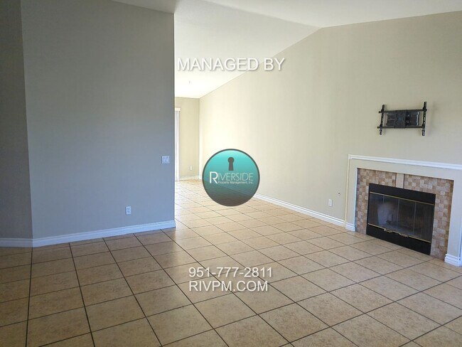 Foto del edificio - Cul-de-sac home on a large lot in Moreno V...
