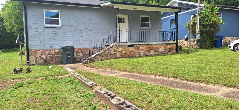 Primary Photo - 4625 Highland Ave