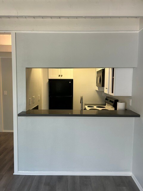 Breakfast bar - 1440 Veteran Ave