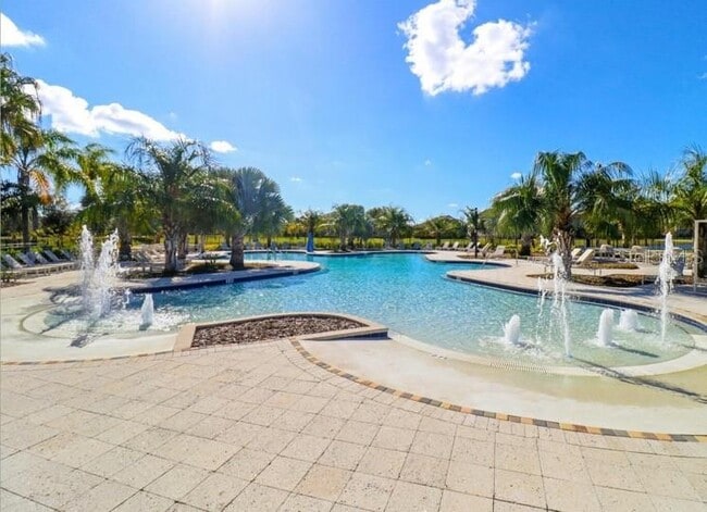 Foto del edificio - 9650 Sage Creek Dr