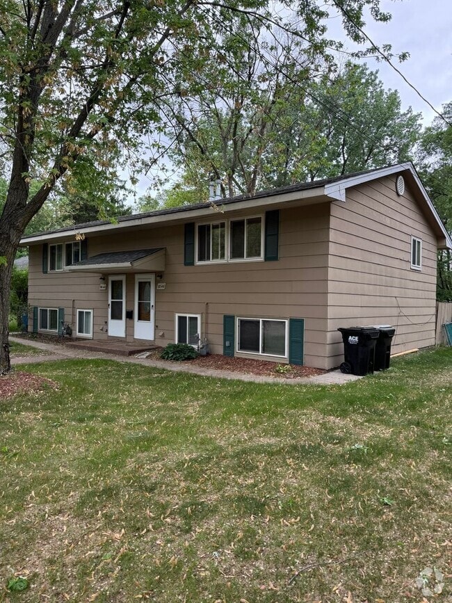 Building Photo - 9246 Syndicate Ave