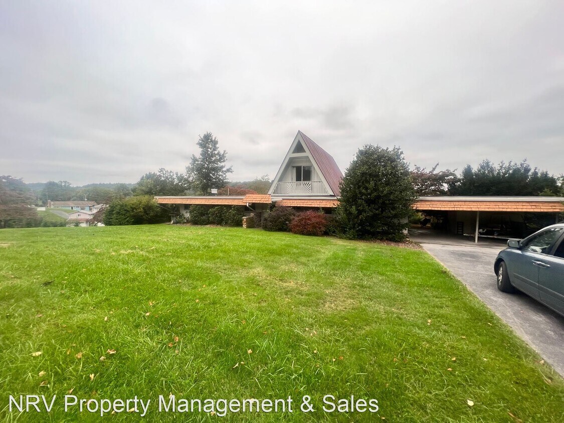 4 br, 2 bath House 6813 Holly Drive House Rental in Radford, VA