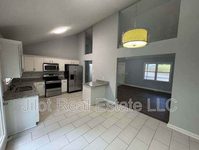 Foto del edificio - 459 Oak Hill Cir