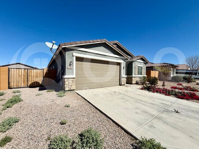 Building Photo - 724 E Ruby Dr