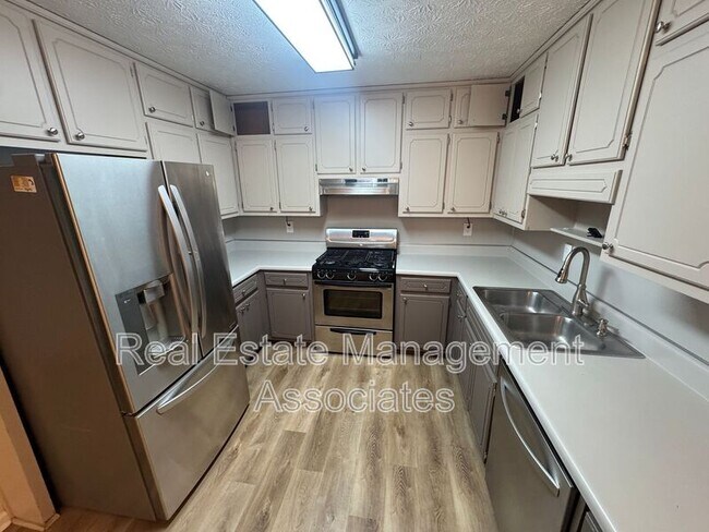 Foto del edificio - 129 Wagon Wheel Cir