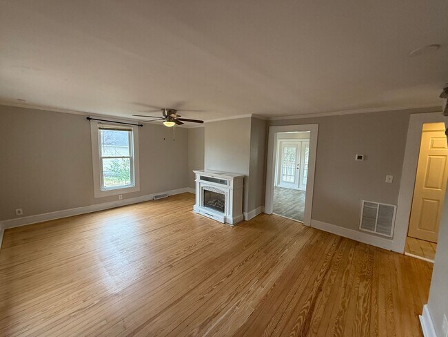 Foto del edificio - Charming Historic 3 Bedroom Home in the Heart of Stanley NC