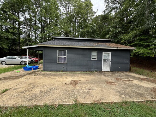 Building Photo - 200 W Caldwell Rd